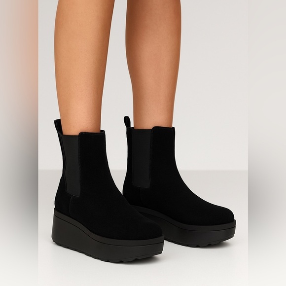 2262- Calvin Klein Jeans Black Platform Suede Ankle Boots Size 6.5 - Picture 1 of 11